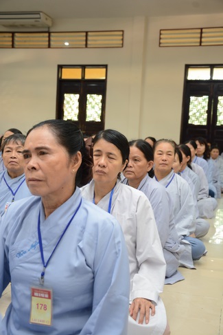 “HOW TO TAKE THE RIGHT PRAYING IN BUDDHISM” Dharma Talk in the 89th Seven-Day Retreat